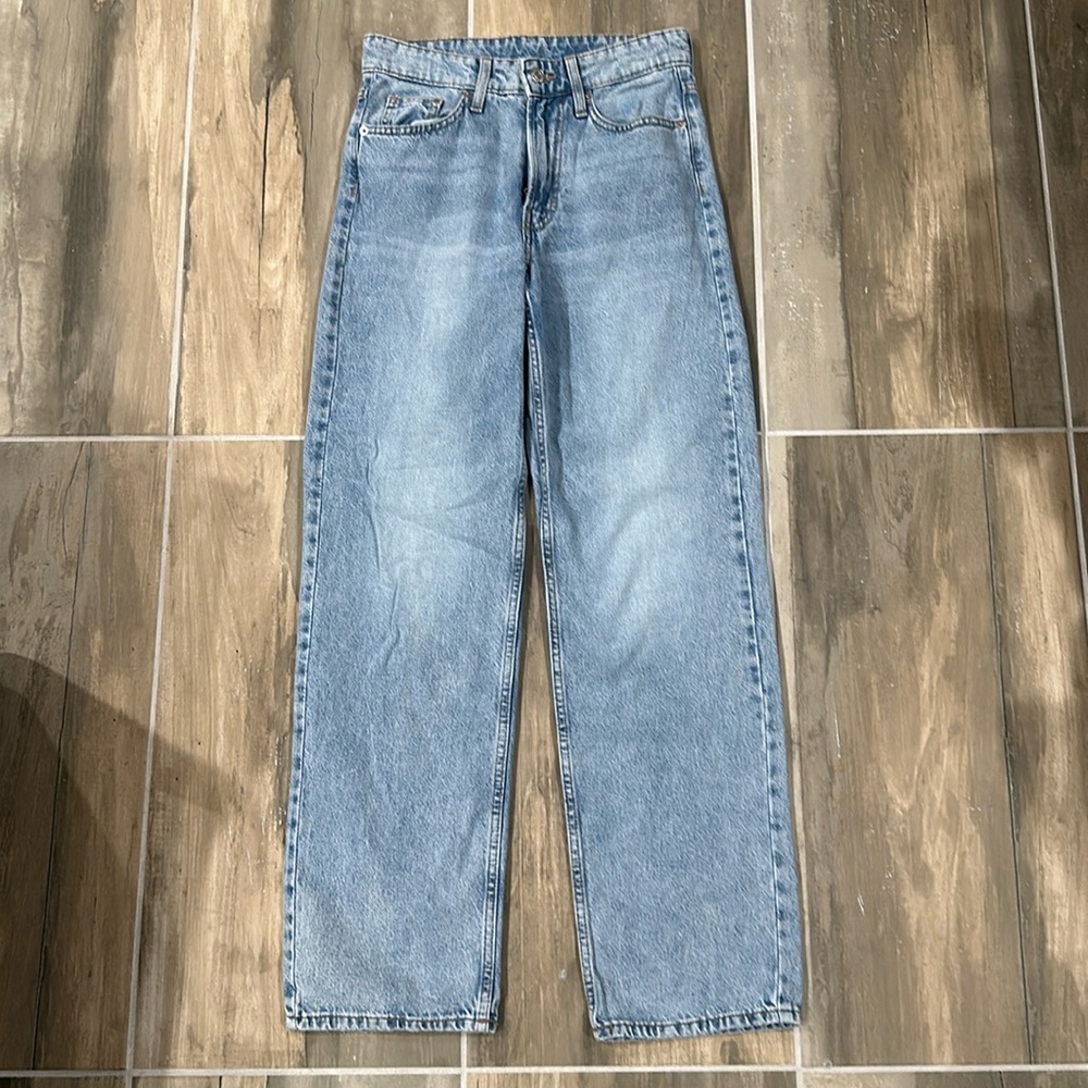 H & M Baggy Low Rise Jeans - Light Wash - Size 0 - Like New!!